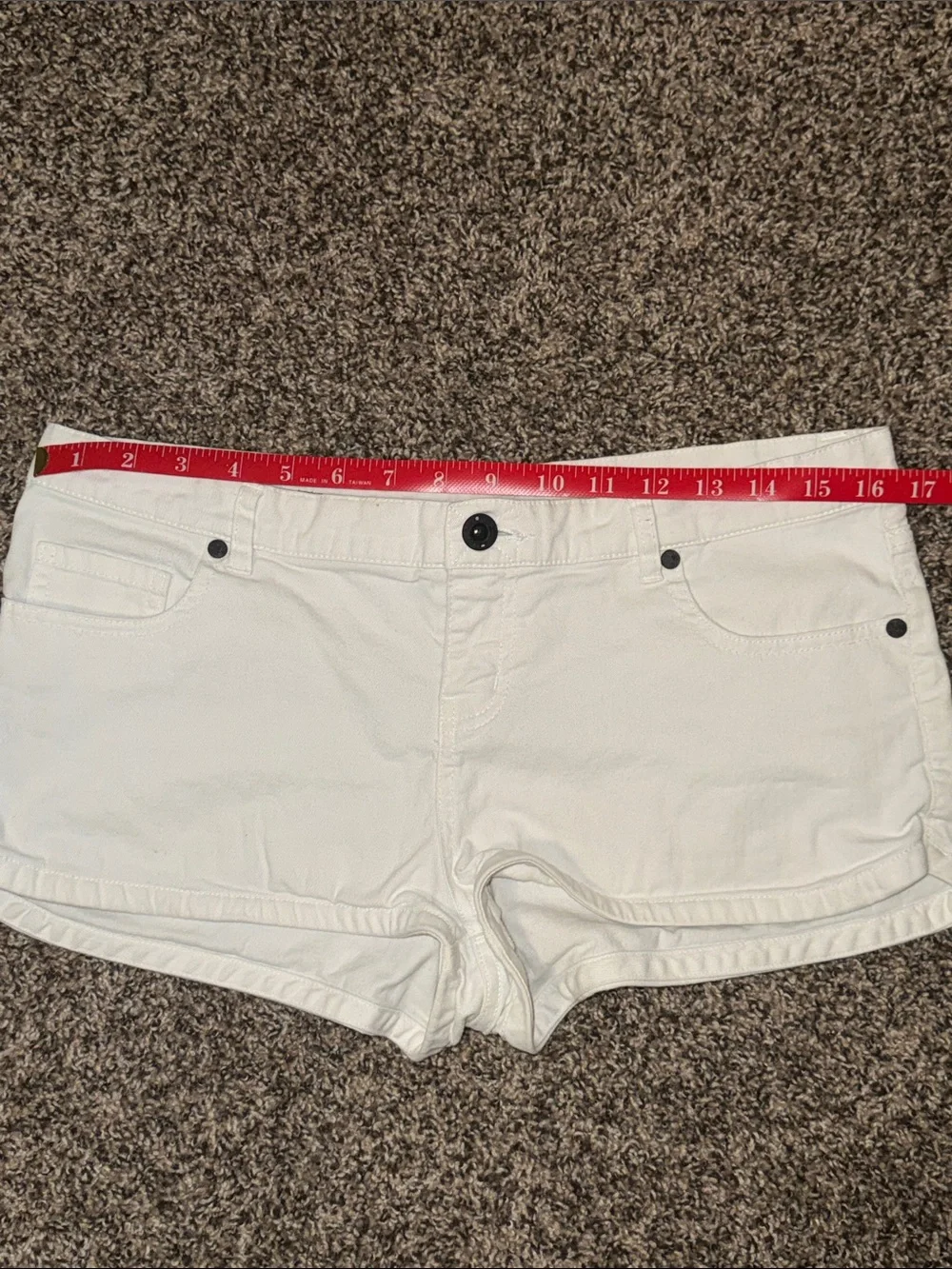 Hurley White Women's Denim Shorts size 29
